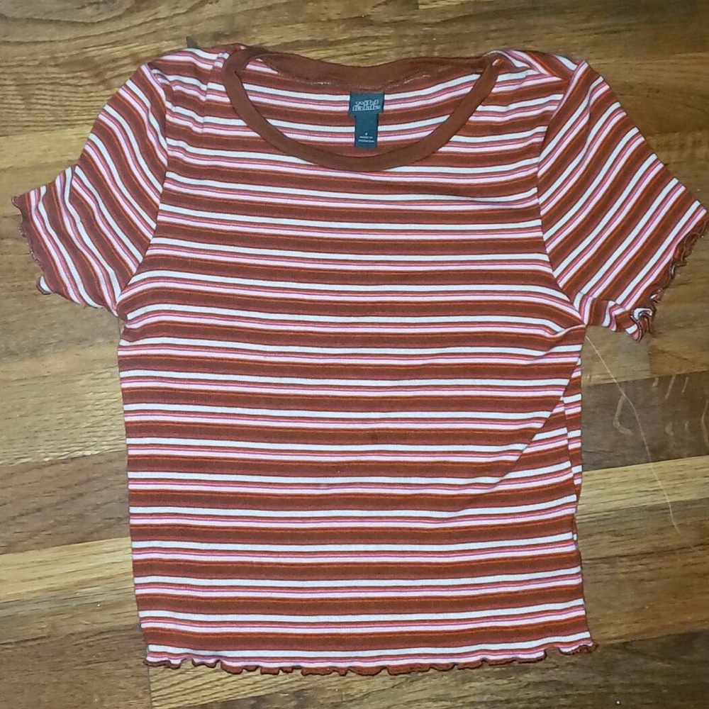Short sleeved top